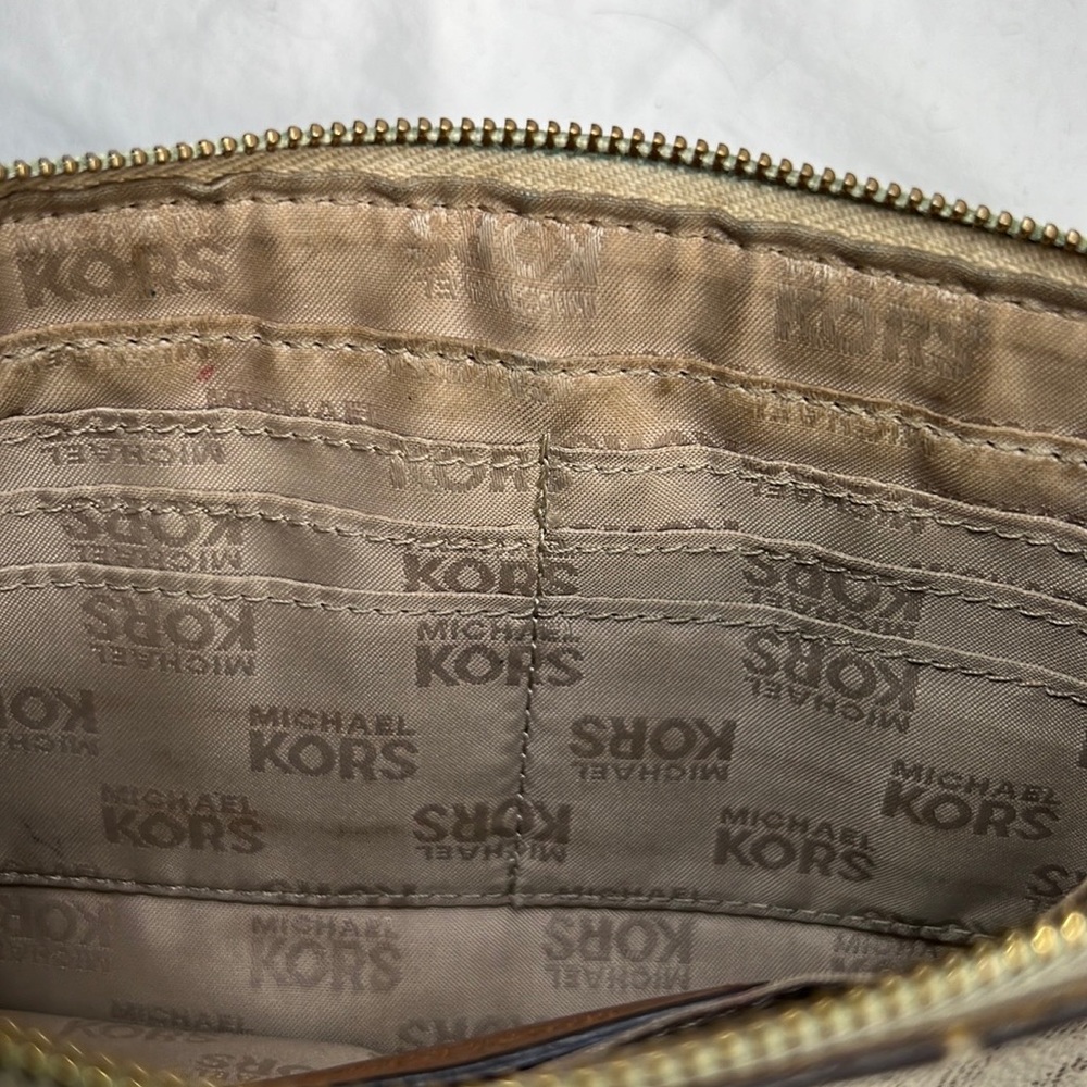 Micheal Kors wristlet leather - Picture 5 of 11